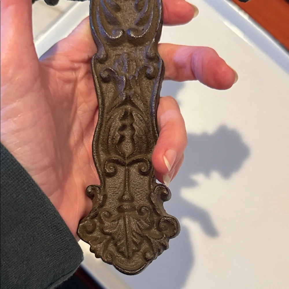 not known metal cross